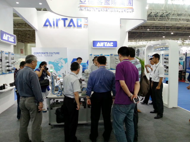 亞（中）參展2014武漢國際機電產品博覽會